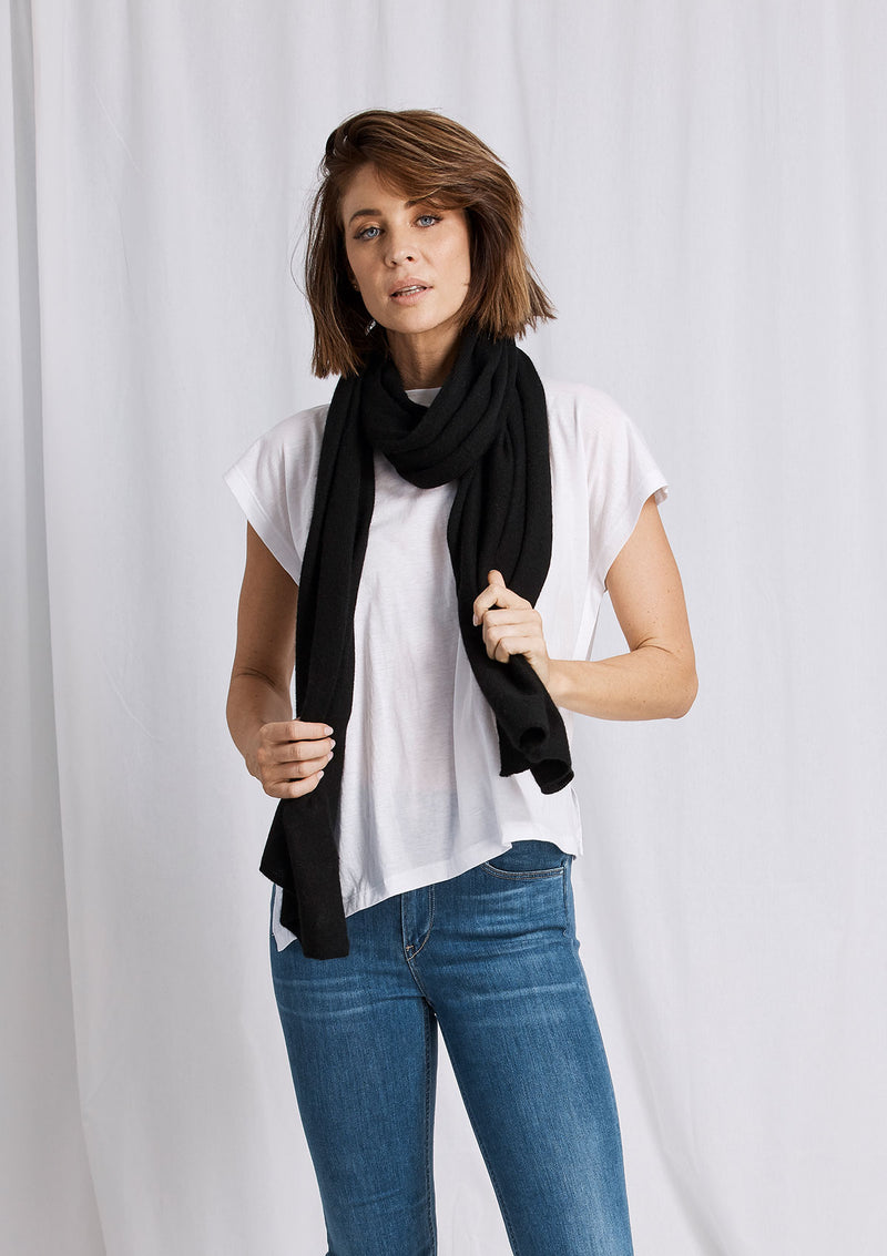 Khlassik Black Essential Cashmere Scarf